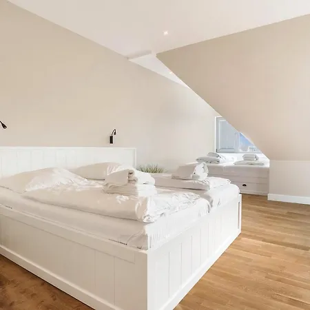 Hochwertig Moeblierte 2-zimmer-wohnung Mit Balkon Apartmán *